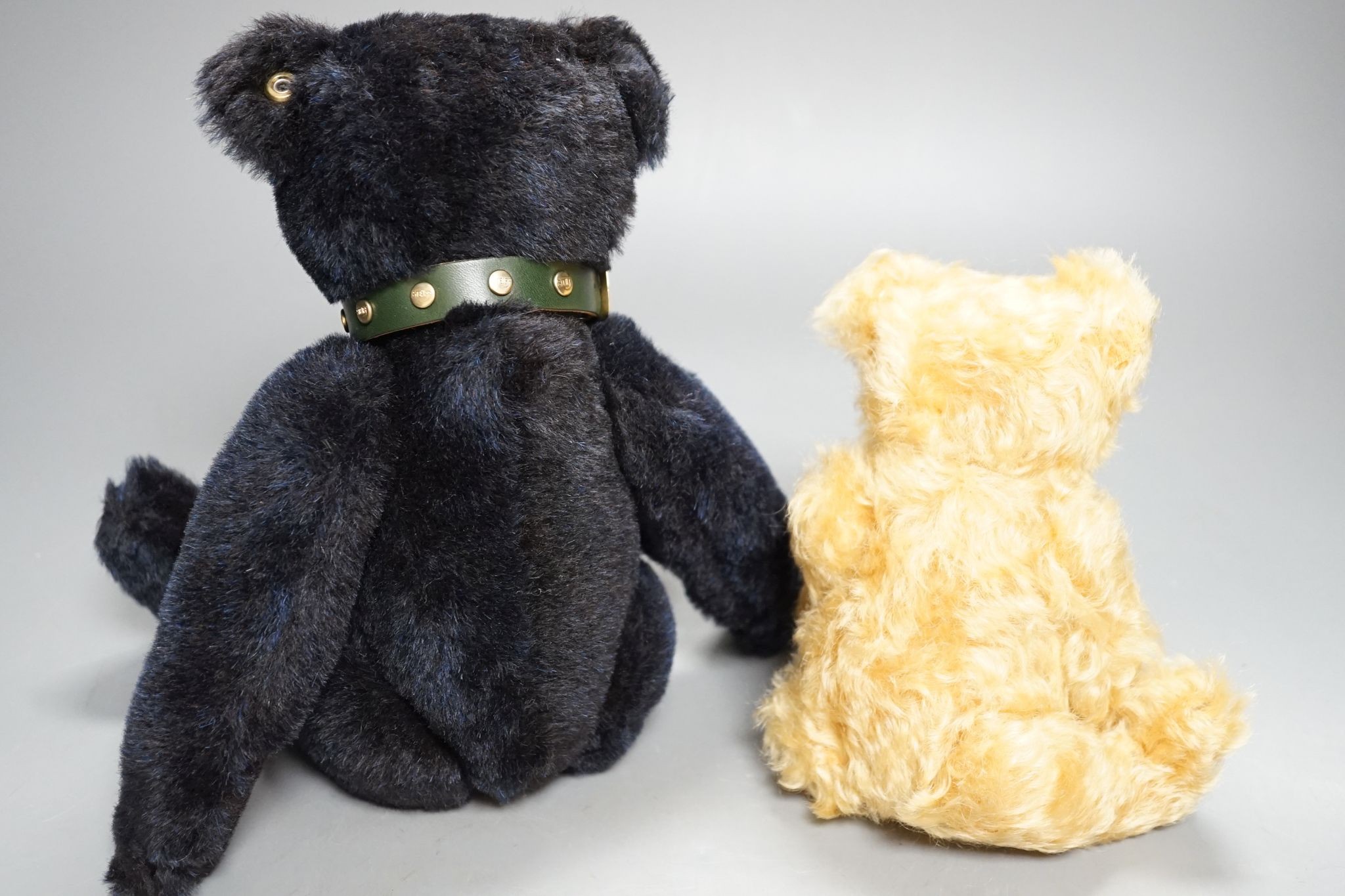 A Steiff exhibition bear, 2004 8